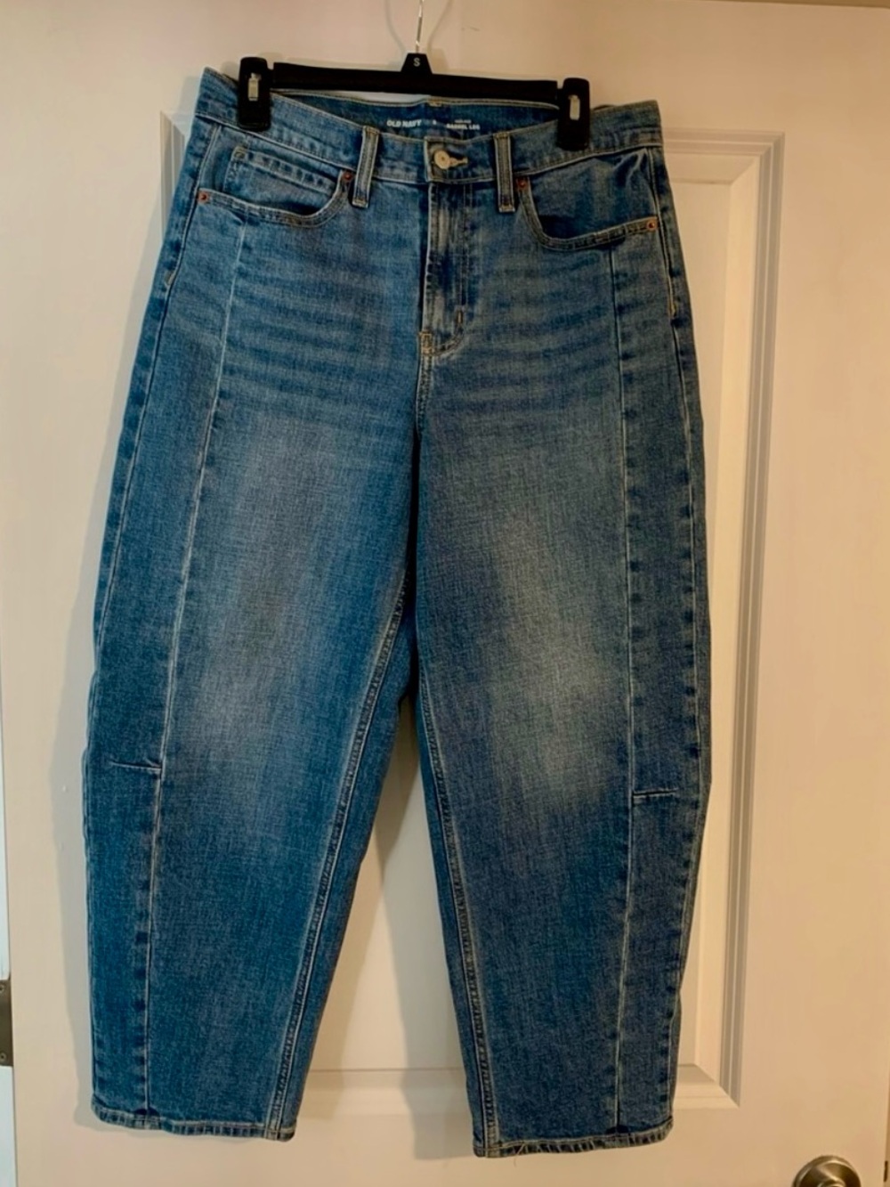 Old Navy Cropped High-Rise Jeans in Medium Blue Wash